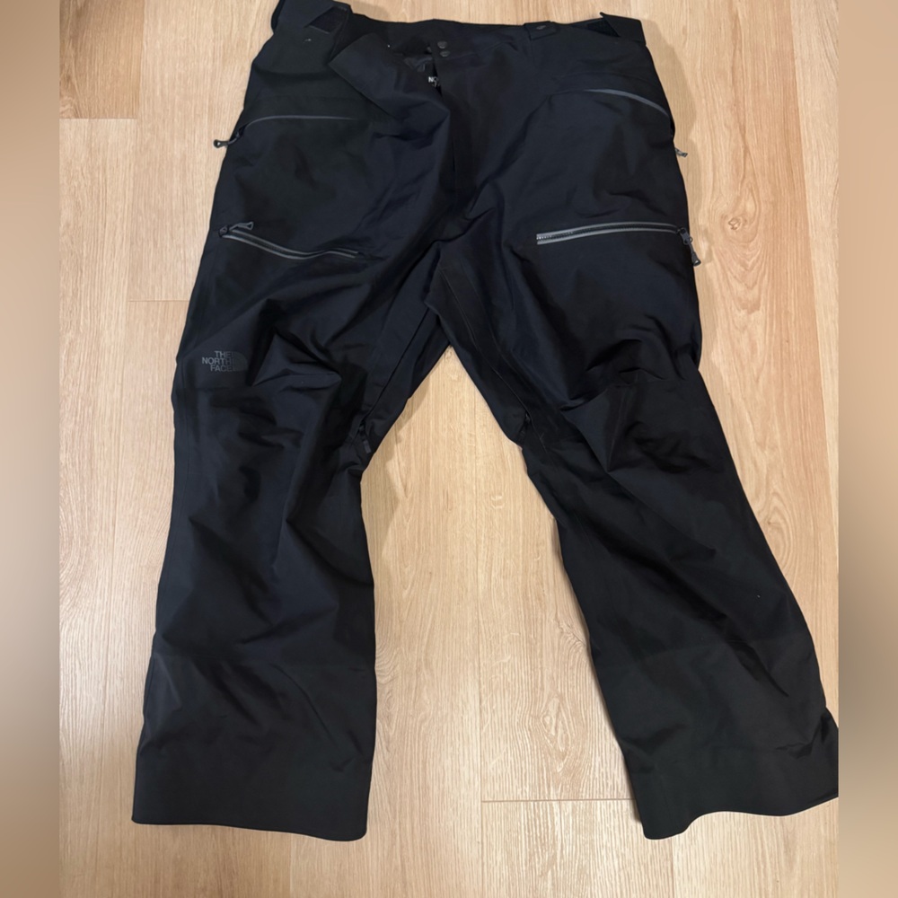 The North Face Black Men's Gortex Ski pants (never used)